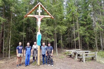 Dorfverein Hagengrub stiftet neues Kreuz auf der „Eben“ am 17. August 2019