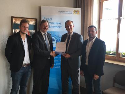 Foto zu Meldung: Gemeinde Hohenau erhält Siegel Kommunale IT-Sicherheit als erste Kommune Niederbayerns!
