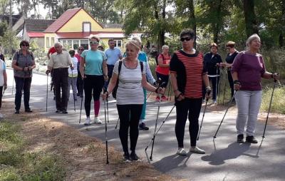 Foto zur Meldung: Nordic Walking in Zwierzyn Foto zur Meldung: Nordic Walking in Zwierzyn