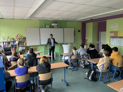 Bild der Meldung: Landtagsabgeordneter Schäffner besucht die RS+ am Schulbesuchstag des Landtags