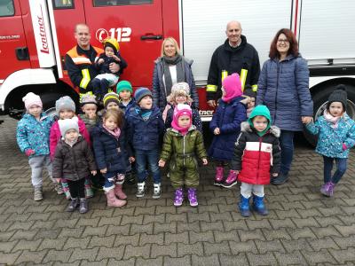 Kita Haberswiesen besuchen die Feuerwehr Großenlüder