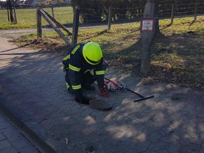 Vorschaubild zur Meldung: Feuerwehren machen die Hydranten für die Wintermonate fit.