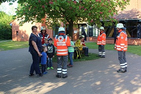 Foto zur Meldung: Rauchentwicklung wird zum Gefahrguteinsatz Foto zur Meldung: Rauchentwicklung wird zum Gefahrguteinsatz