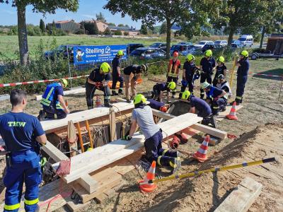 Foto zur Meldung: Workshop „Tiefbauunfall“ bei der Feuerwehr Rodenberg mit Heavy Rescue Germany Foto zur Meldung: Workshop „Tiefbauunfall“ bei der Feuerwehr Rodenberg mit Heavy Rescue Germany