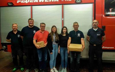 Foto zur Meldung: „Ein Danke sagt mehr als tausend Worte“ - Besonderer Besuch bei der Feuerwehr Bückeburg Foto zur Meldung: „Ein Danke sagt mehr als tausend Worte“ - Besonderer Besuch bei der Feuerwehr Bückeburg
