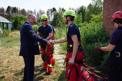 Foto zur Meldung: Ministerpräsident besucht Kreisfeuerwehr Foto zur Meldung: Ministerpräsident besucht Kreisfeuerwehr