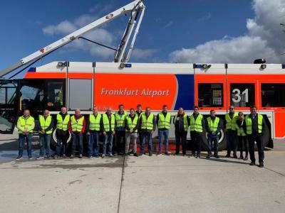 Die Feuerwehr fährt nach Frankfurt