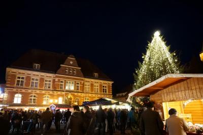 Der Calauer Weihnachtsmarkt lockte am 7. und 8. Dezember viele Besucher an. Foto: Stadt Calau / Jan Hornhauer (Bild vergrößern)