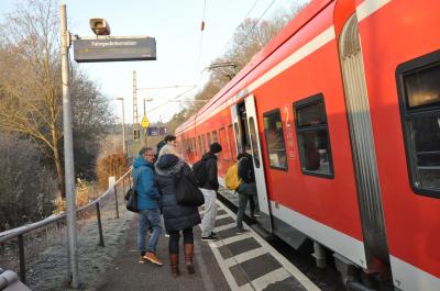 Zwei Minuten können einen großen Unterschied am Puschendorfer Bahnhof machen. Doch auf Druck von Bürgermeister Kistner ist die Bahn wieder zurückgerudert und bleibt bei den bewährten Abfahrtszeiten.