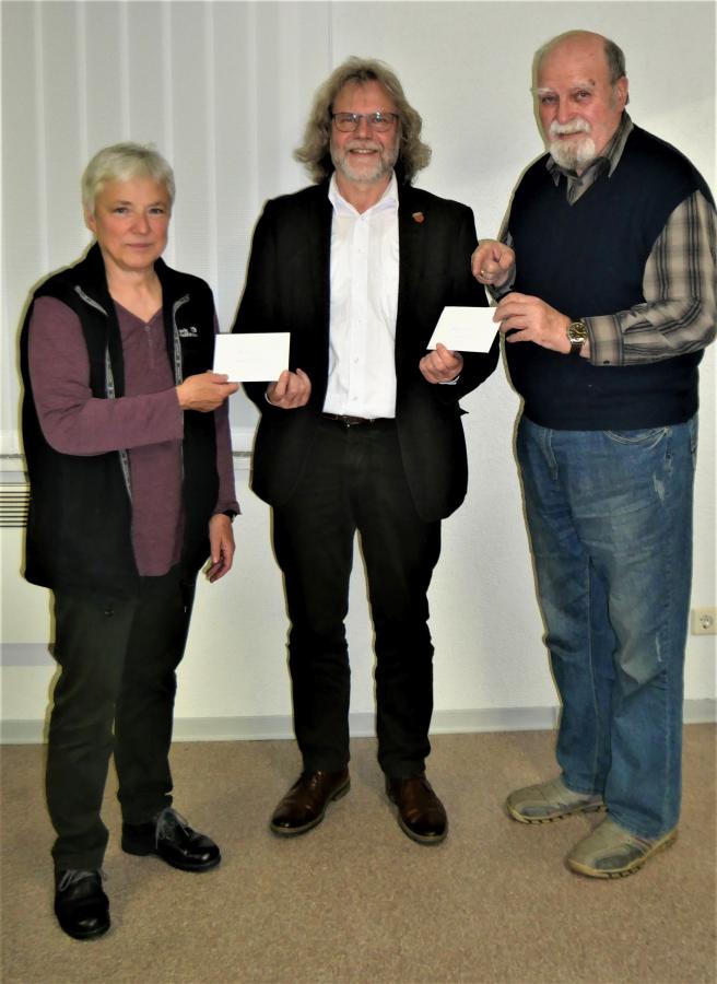 Vorschaubild der Meldung: Frank Täubner spendet Geld für Calauer Vereine