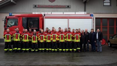 Foto zur Meldung: Zum Jahreswechsel eine neue Ausrüstung für die Feuerwehren Prackenbach und Moosbach