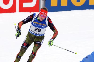 Benedikt Doll sprintet in Ruhpolding auf Platz drei - Foto: Hahne