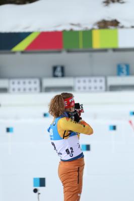 Am Biathlonstand verballerte Janina Hettich ihre Chancen auf einen Start im Verfolgungsrennen - Foto: Joachim Hahne