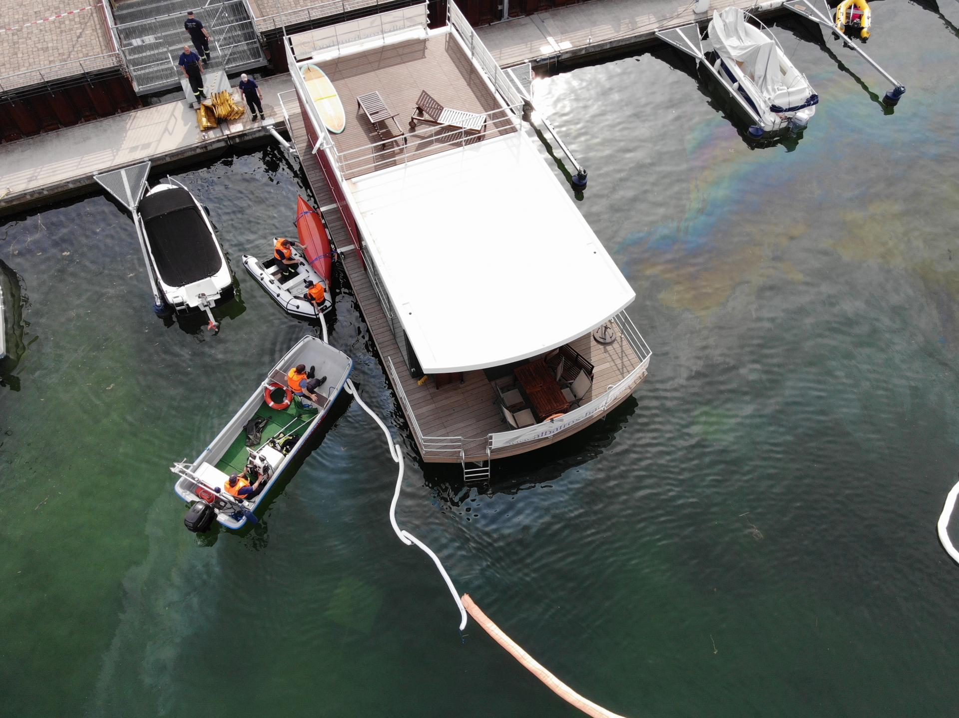Bild der Meldung: Ölteppich auf dem Geiseltalsee