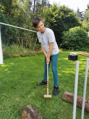 Bild der Meldung: Mitglieder bauen mobile Minigolf-Anlage