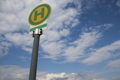 Vorschaubild : Barrierefreier Ausbau von Bushaltestellen kann beginnen