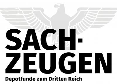 Foto Museumsverbund EE: Das Plakat zur aktuellen Sonderausstellung Sachzeugen. Depotfunde zum Dritten Reich im Museum Schloss Doberlug (Bild vergrößern)