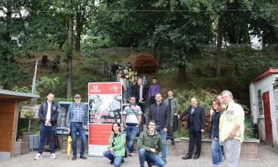 Teilnehmer*innen der Aktion "Minigolf & Talk" in Alsdorf (Urheberin: Lena Wagner)