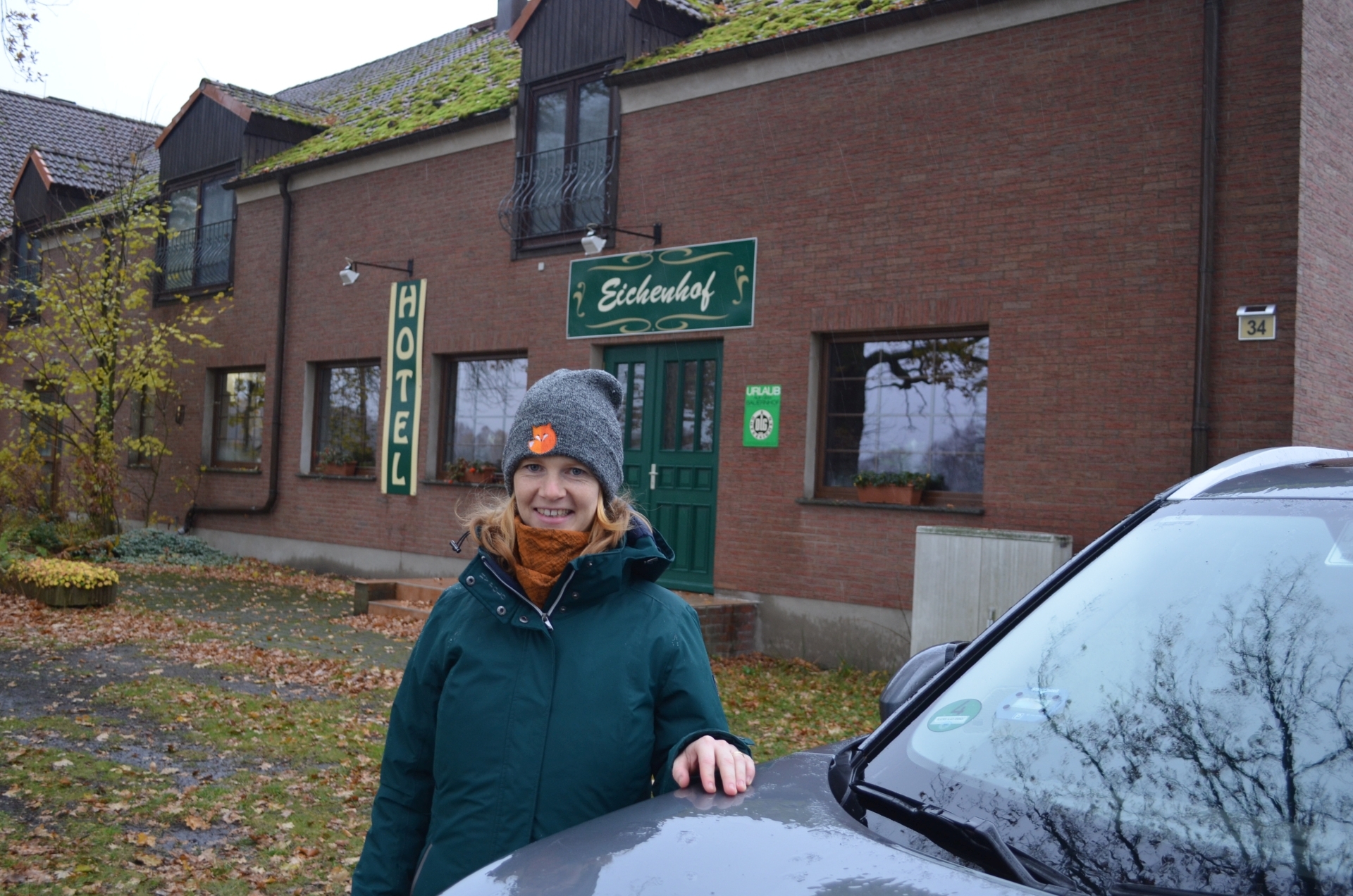 Ulrike Kurth führt mit ihrer Familie den „Eichenhof“ in Löpten.