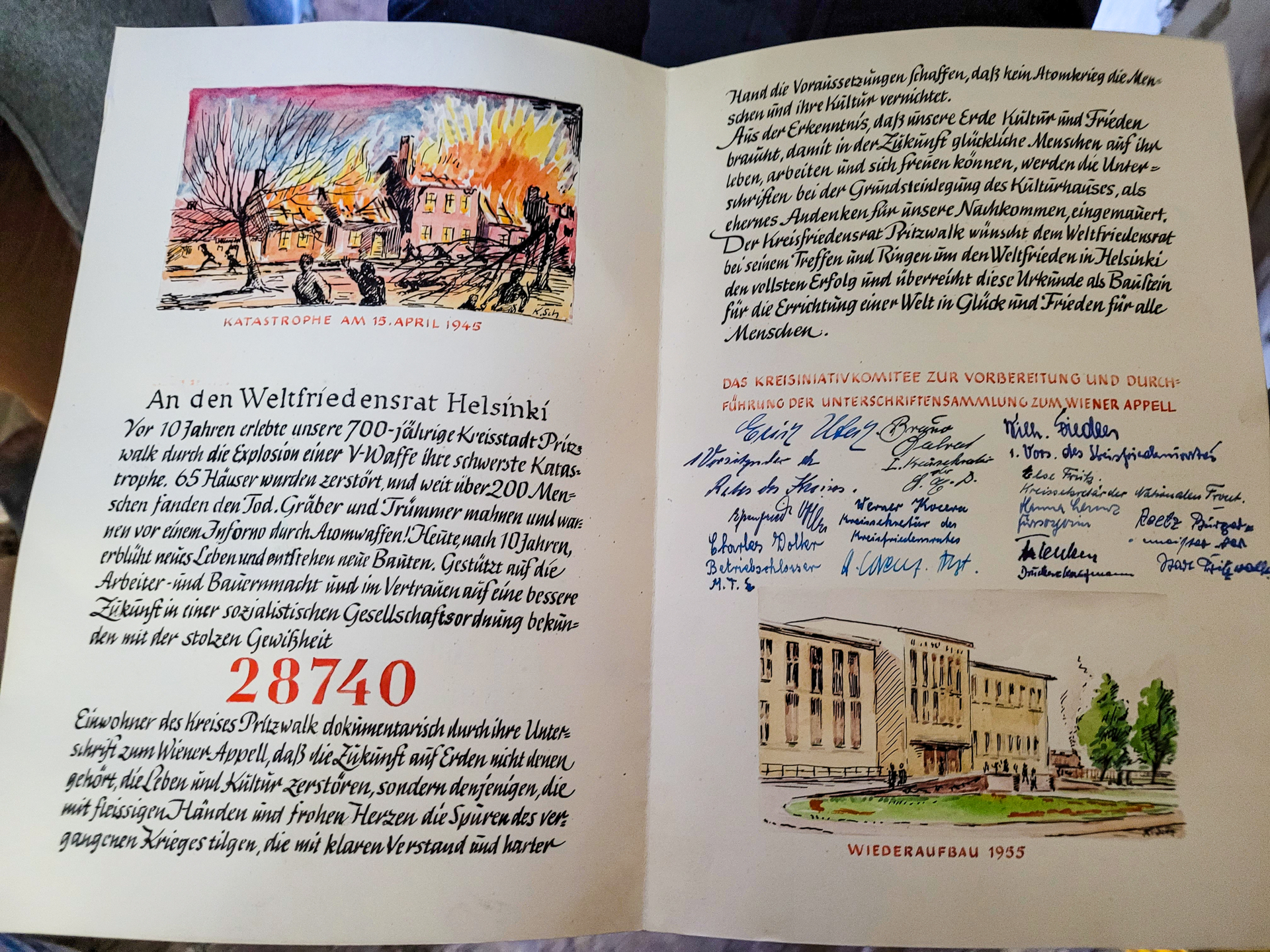 Bei den Bauarbeiten wurde im Fundament Anfang 2022 die Unterschriftenliste gefunden. Foto: Stadt Pritzwalk