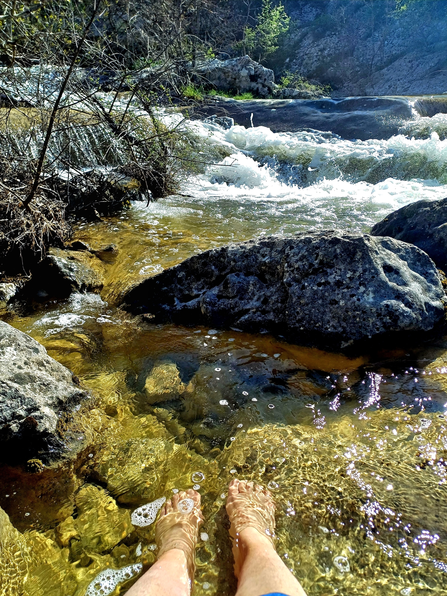 Beobachte den Wasserfluss