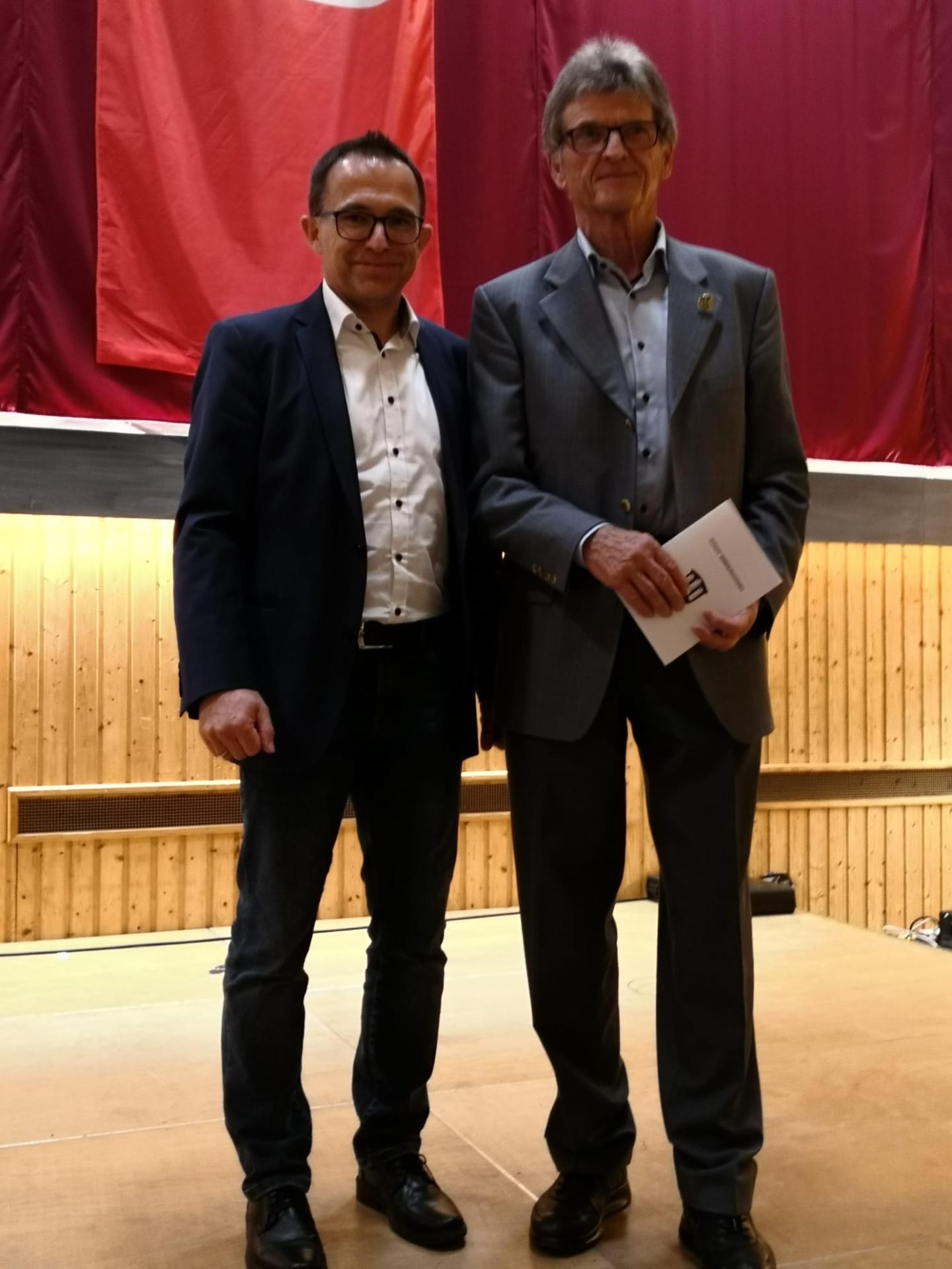 Bürgermeister Obermann und Theo Leimbach