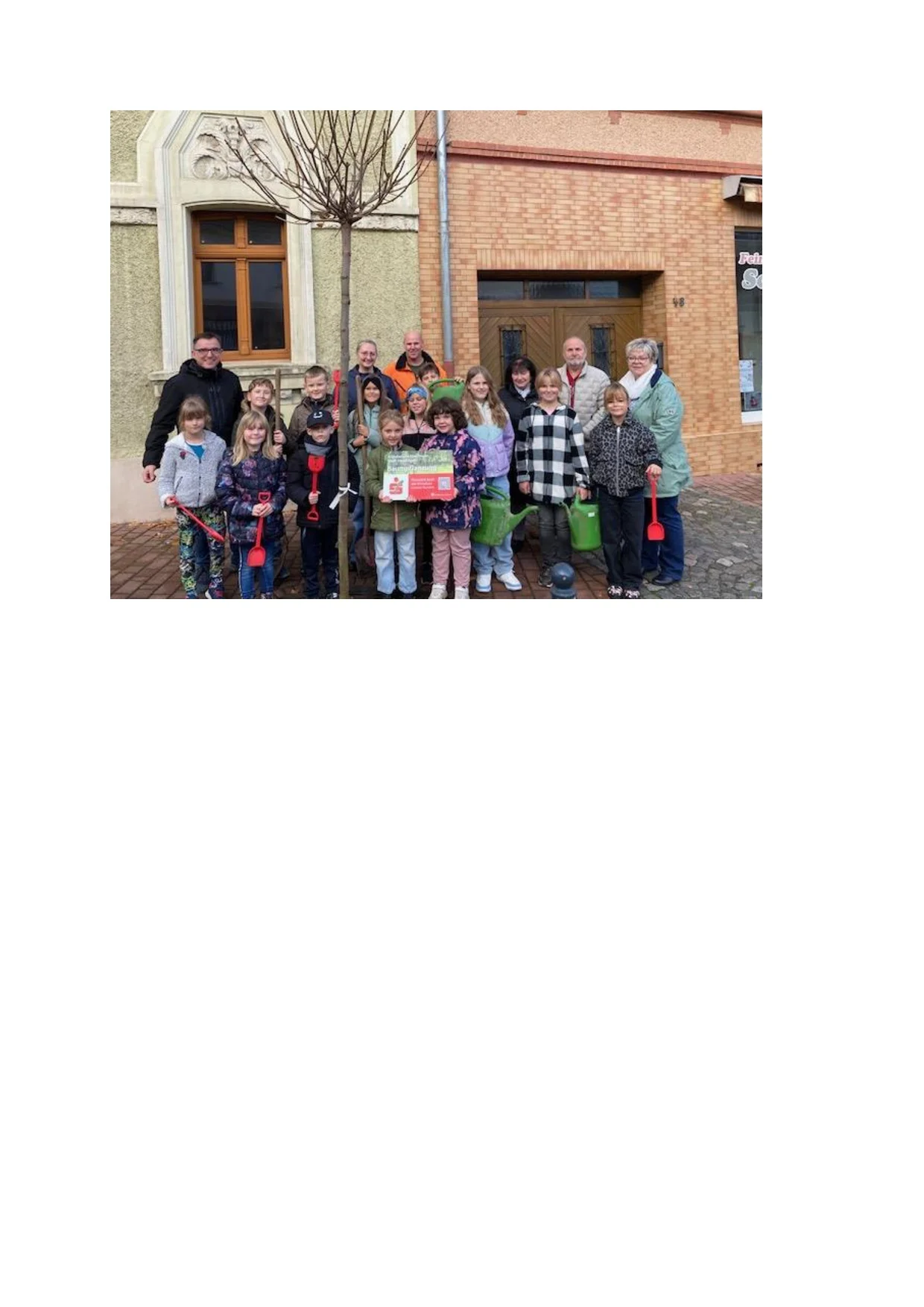 Baumpflanzaktion der Hecklinger Grundschule