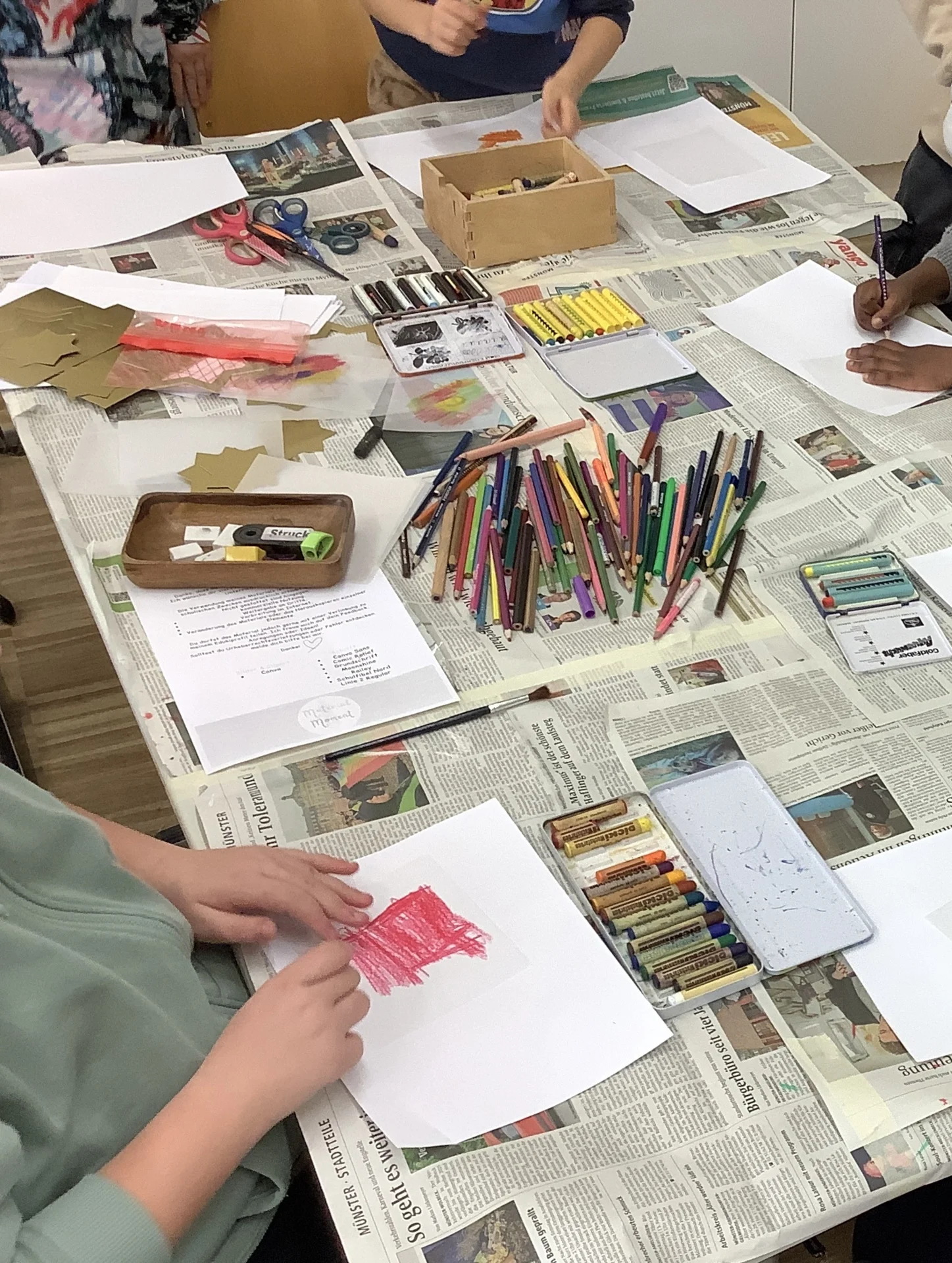 Winterliches Basteln Wachsmalsterne