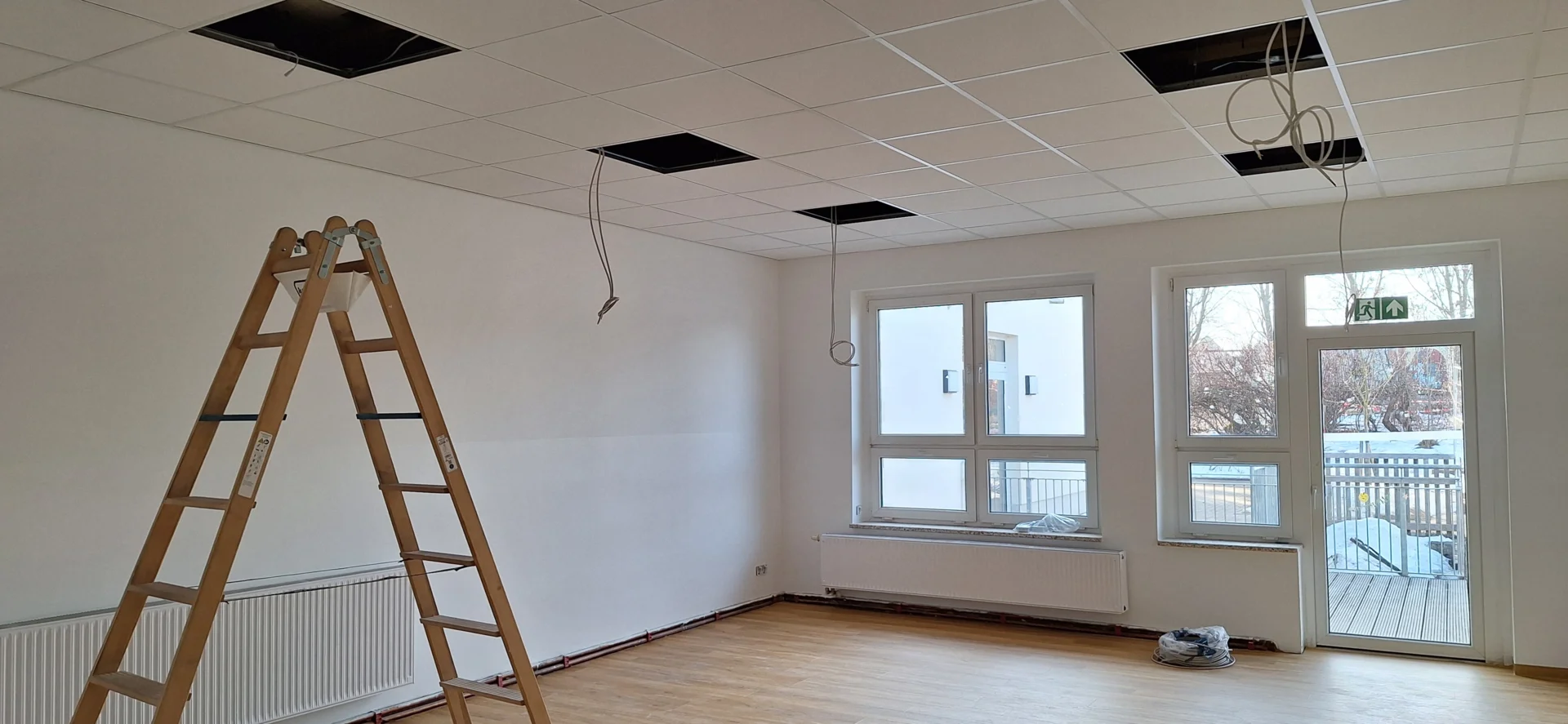 Unsere neuen Schallschutzdecken und dimmbaren Lampen