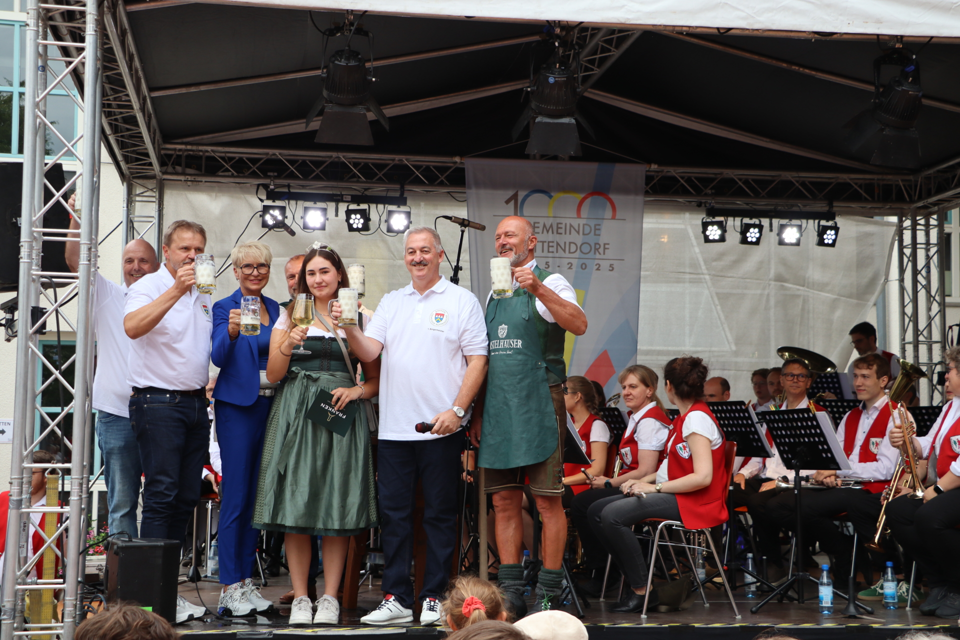 Bieranstich Dorffest