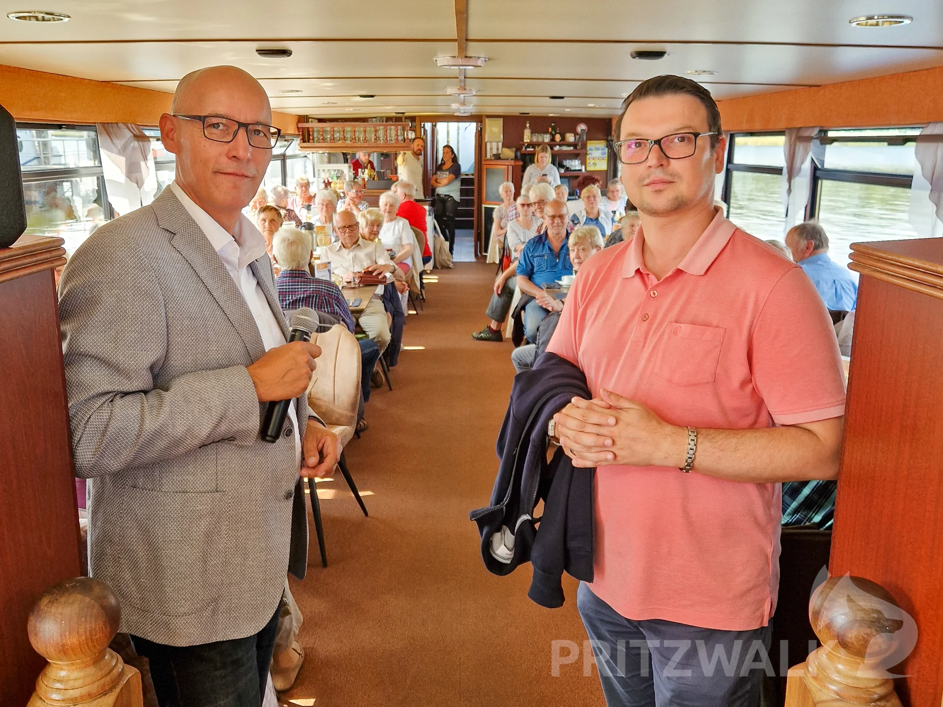 Die Seniorinnen und Senioren wurden von Pritzwalks Bürgermeister Dr. Ronald Thiel und vom Bürgermeister aus Rheinsberg, Frank-Rudi Schwochow, begrüßt. Foto: Stadt Pritzwalk