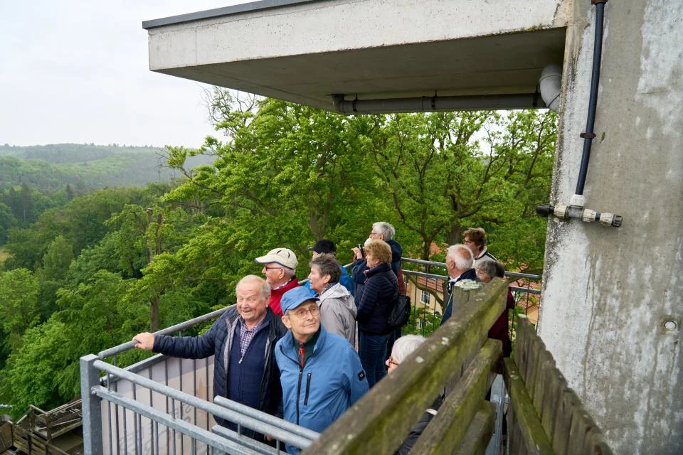 „Junge Kerle“ vom Abschlussjahrgang 1963 an den Schanzen in Bad Freienwalde
