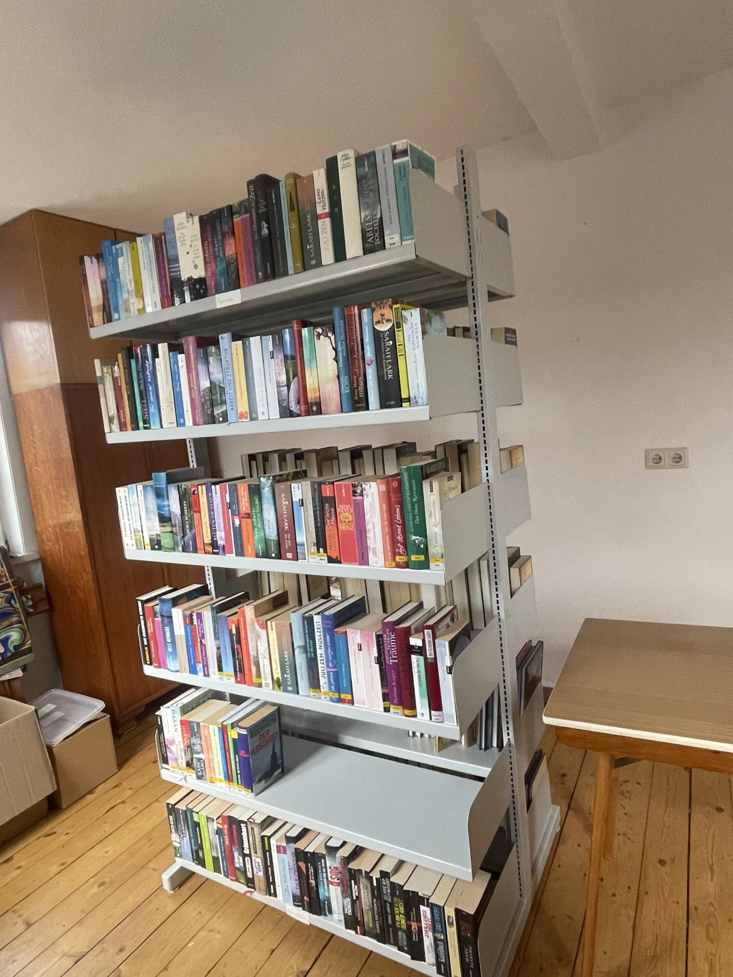 Bücherregale im Pfarrhaus Scheibe-Alsbach
