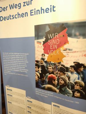 Stadt Perleberg | Roll-UP Ausstellung "Der Weg zur Deutschen Einheit" noch bis 13. November im Museum zusehen.