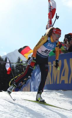 Foto: Janina Hettich holt Staffelgold in Oberhof (hier bei der IBU Biathlon-Weltmeisterschaft Antholz 2020) Bild: Hahne