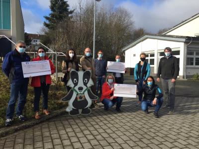 Foto zur Meldung: 10.000 €uro Spende für den Tierpark Rheinböllen