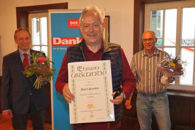 Silberne Ehrennadel der Handwerkskammer für Detlef Praechter aus Jena (Bild vergrößern)