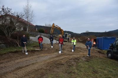 Foto zur Meldung: Spatenstich zur Erweiterung des Baugebiets in Moosbach