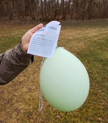 Luftballon der Abiturfeier in Brandenburg gefunden (Bild vergrößern)
