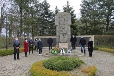 Foto zur Meldung: Gedenkveranstaltung zum 76. Jahrestag der Lagerbefreiung in Neuburxdorf