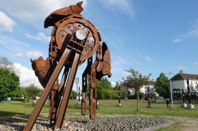 Foto zur Meldung: Einweihung der Tagebauskulptur „Interrupt in der Lausitz“