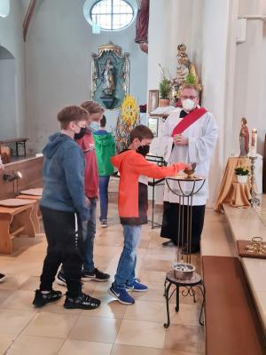 Foto zur Meldung: Zweiter Jugendgottesdienst zur Firmvorbereitung am 02.07.2021 in der Pfarrkirche St. Johannes in Moosbach