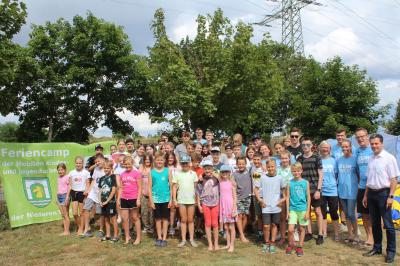 Foto zur Meldung: Bürgermeister besuchte Siebentes Feriencamp der Gemeinde am Jersleber See.
