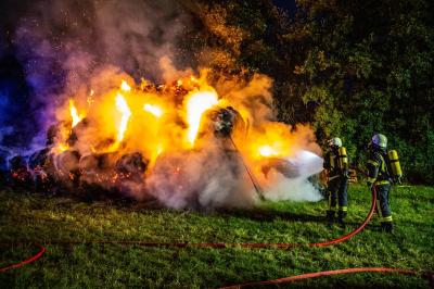 Einsatz Nr. 25 - Feuer groß in Barsbüttel Rundballen brennen