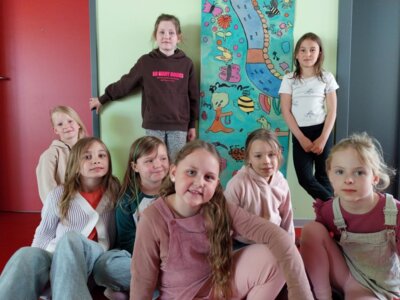 "Die Frühlingswiese" by Kunst-AG (Bild vergrößern)