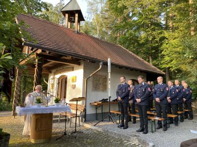 Foto zur Meldung: Jahrtagsfeier der FF Eismannsberg bei der Fatimakapelle