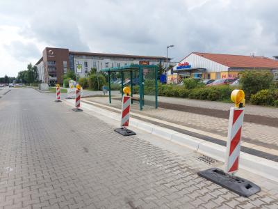 Unser Bild zeigt die nun mehr freigegebene Bushaltestelle in der Falkenstraße.