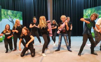 Foto zur Meldung: Schauspielkurse und Vorstellung für Kinder - Holzhaustheater Zielitz startet am 6. September in seine 22. Spielzeit
