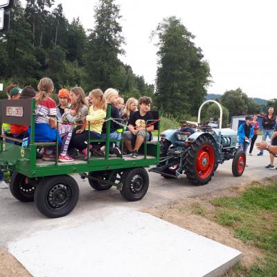 Ferienprogramm: Ausflug des Dorfvereins Hagengrub zum Tiergnadenhof in Zell