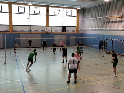 Foto zur Meldung: Volleyball: Freundschaftsspiel Motor vs. AlBa